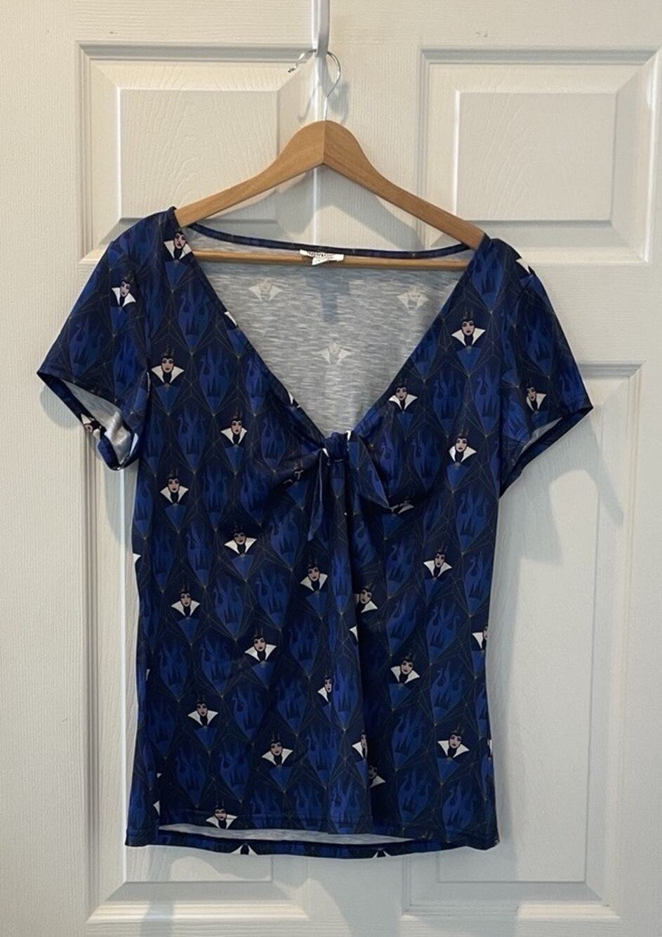 New! Unique Vintage Snow white Disney Print Top Women's Short Sleeve Sz 1X